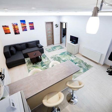 Central Apartment- Shumi'S Cluj-Napoca Ngoại thất bức ảnh