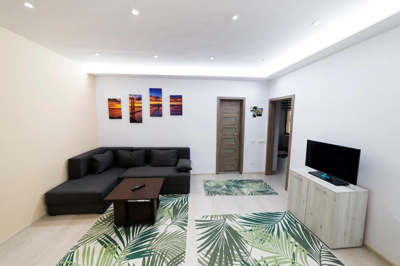 Central Apartment- Shumi'S Cluj-Napoca Ngoại thất bức ảnh