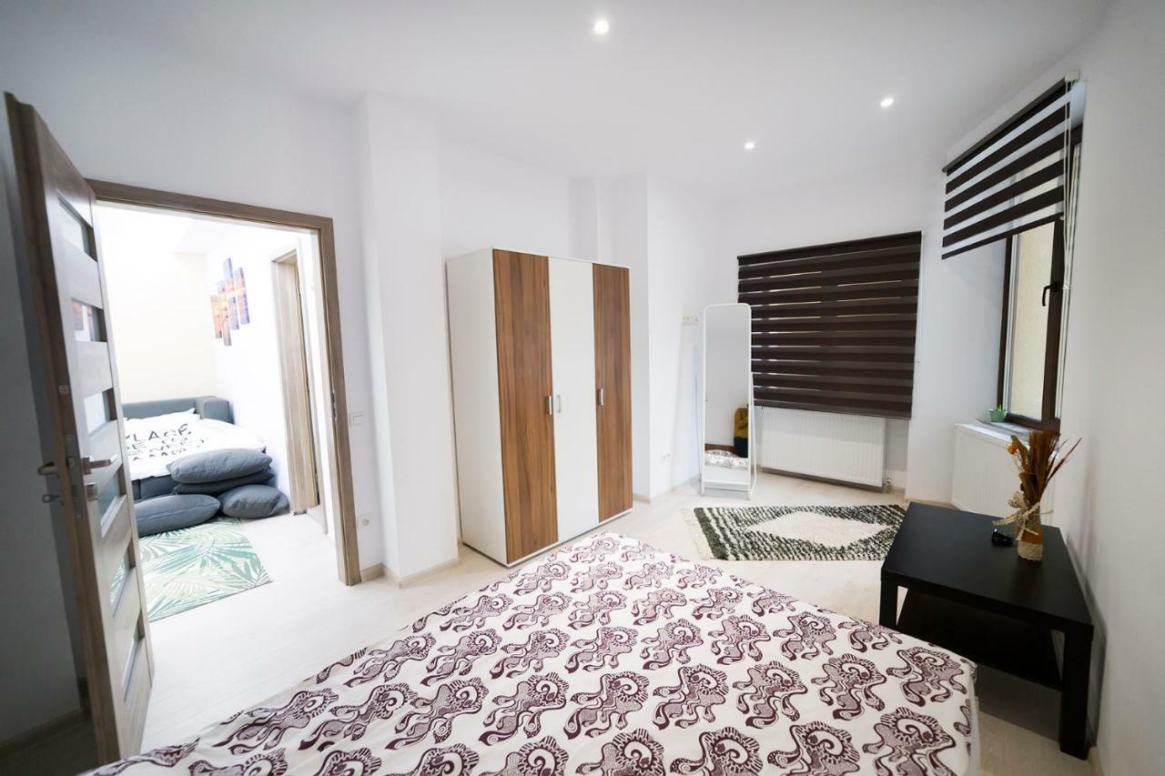 Central Apartment- Shumi'S Cluj-Napoca Ngoại thất bức ảnh