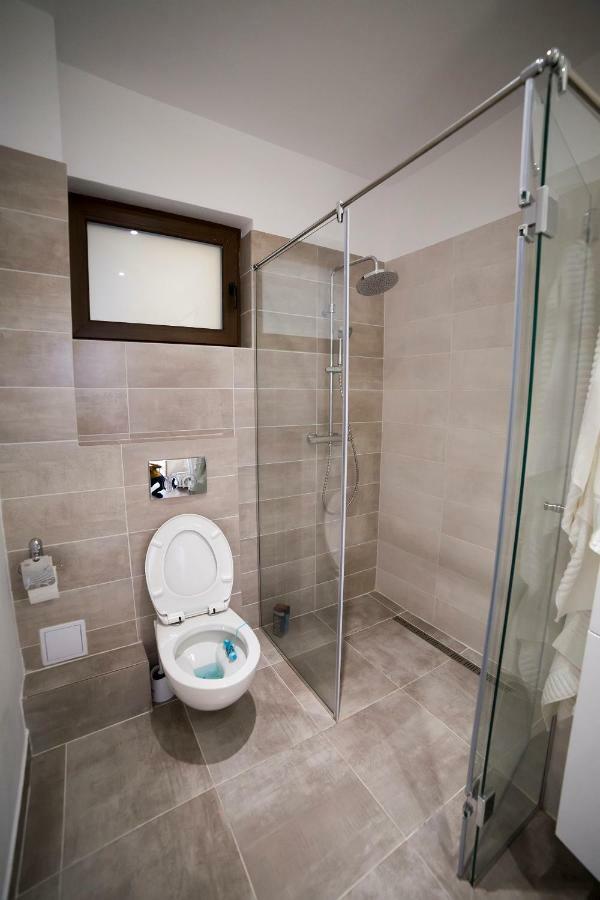 Central Apartment- Shumi'S Cluj-Napoca Ngoại thất bức ảnh